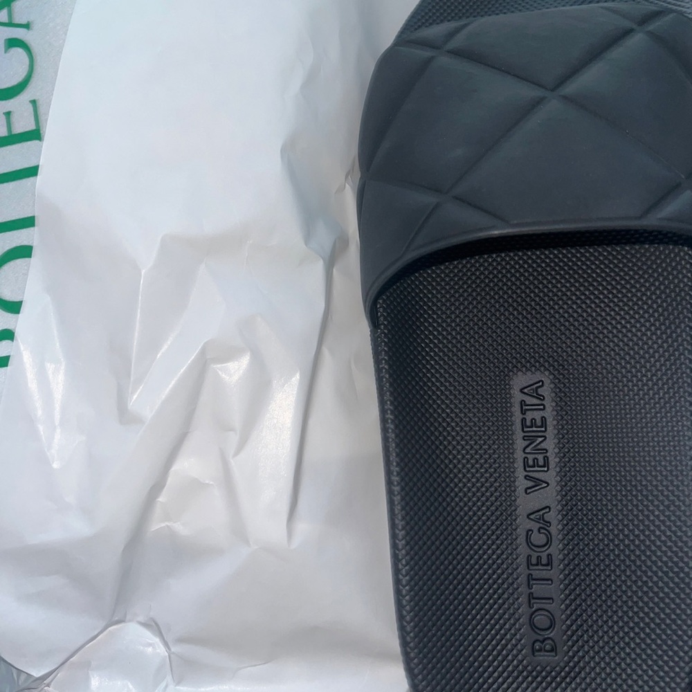 Black Bottega Veneta Slides Size 7.5 (38) Never Worn